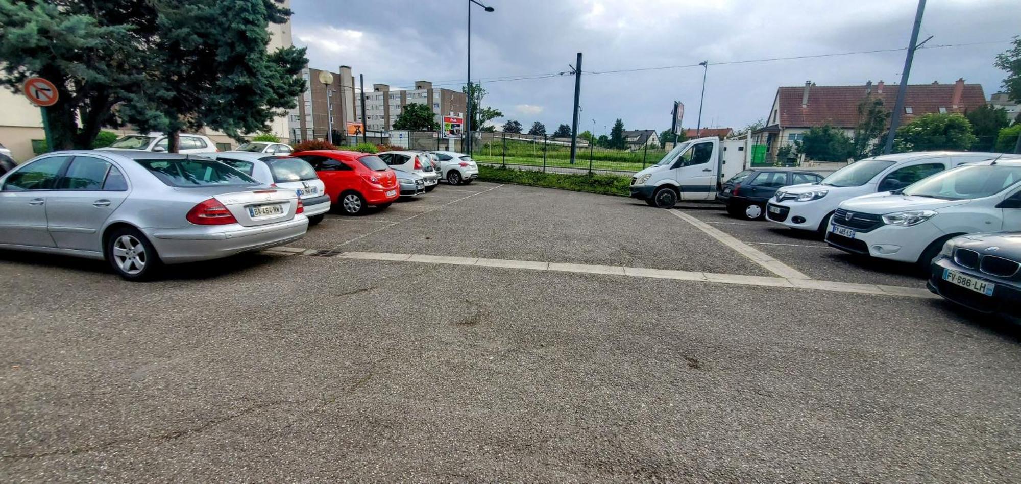 Studio Rdc Calme Avec Parking Ferme Pres Autoroute Et Tram C Мюлуз Екстер'єр фото